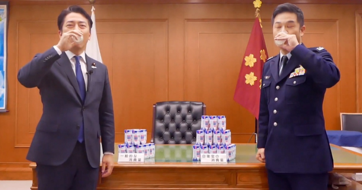 小泉防衛大臣がSNSにて牛乳の需要喚起を呼びかけ