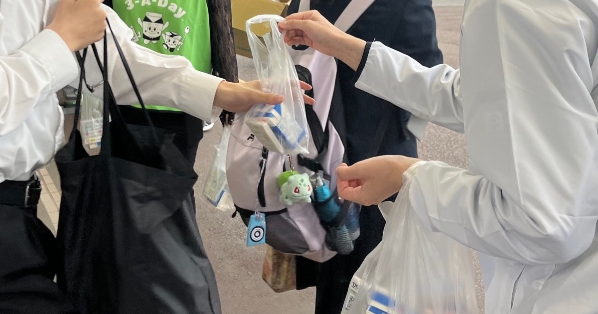 牛乳の日に岩手県内2駅で牛乳配布！